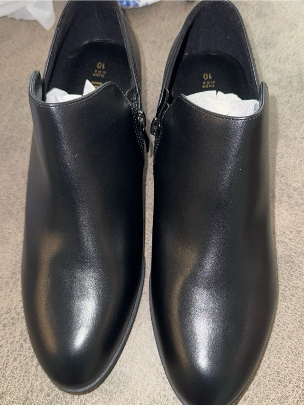 Dream Pairs Black Slip-On Shoes with Branded Dust Bag - Picture 2 of 6